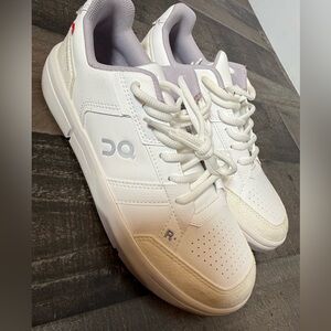 On Running The Roger Clubhouse Sneakers White | Women’s 8.5